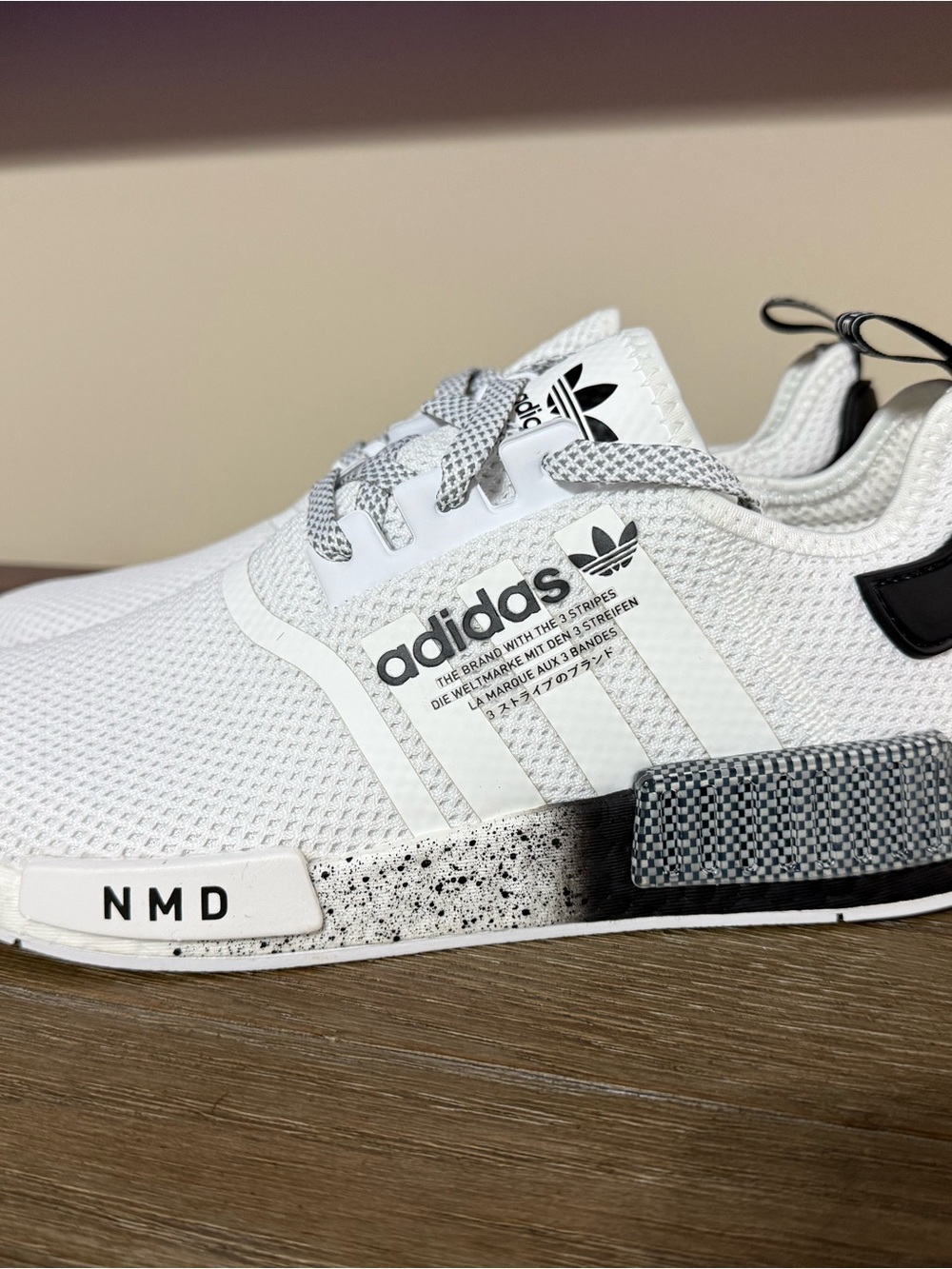 Adidas NMD R1 Speckle White Black Men’s Size 10 S24031 Original Box
